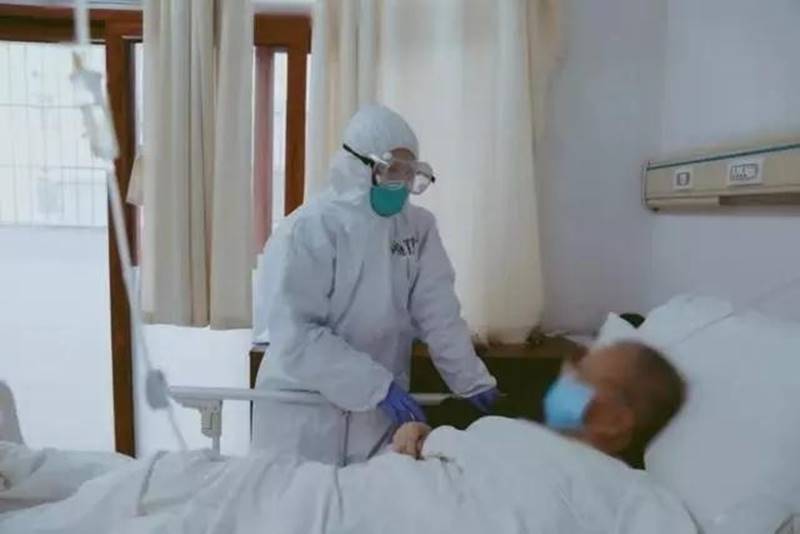 说明: 群像|抗疫一线,那些义无反顾的“逆行者”