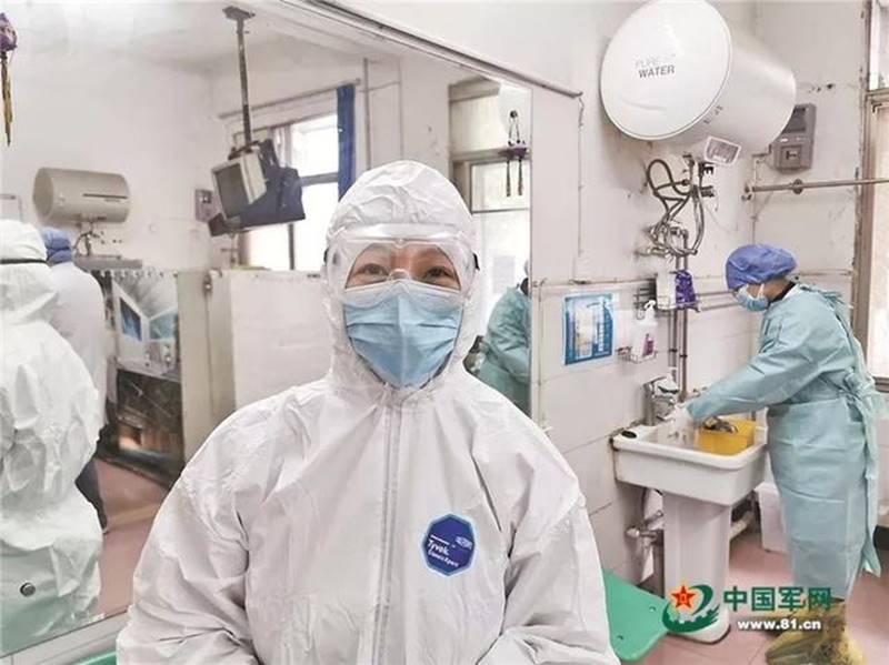 说明: 群像|抗疫一线,那些义无反顾的“逆行者”